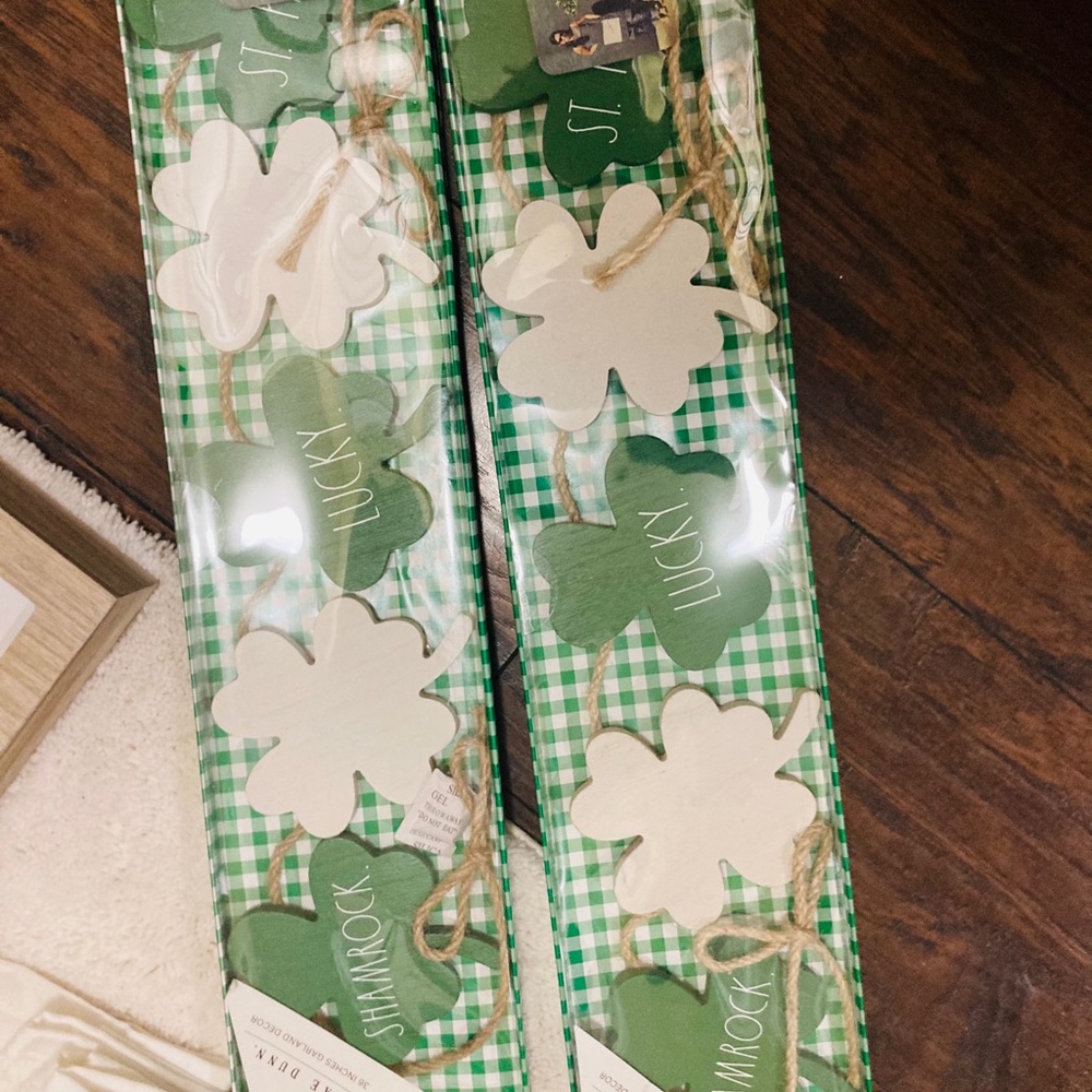 Rae dunn Shamrock garland lucky - Picture 3 of 3